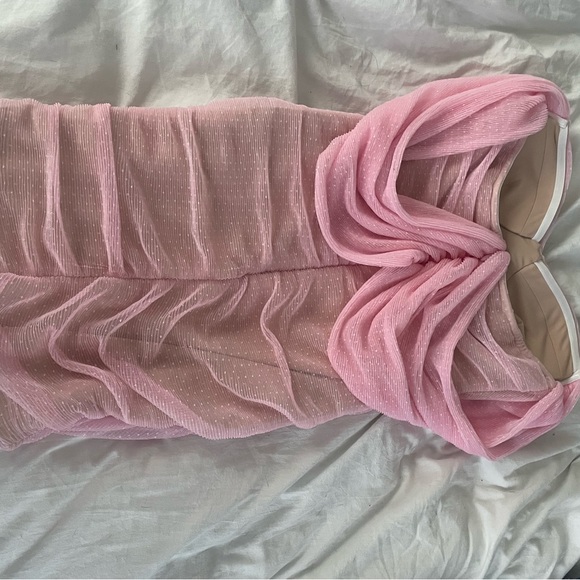 Sexy pink body con dress never worn! - Picture 2 of 3